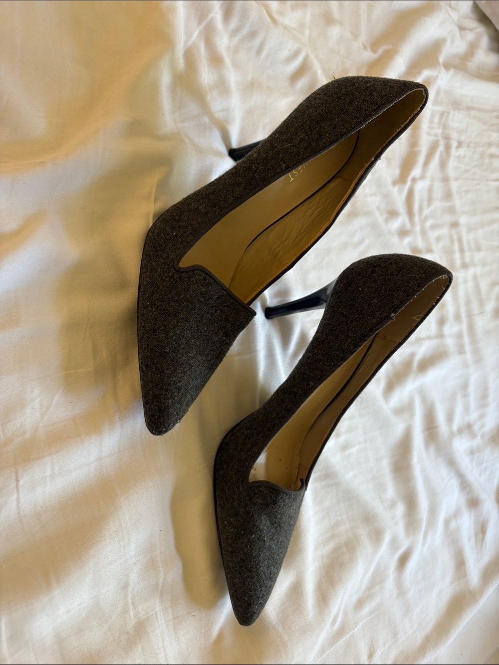 Vintage Nine West Gray Felt Pointed Toe Stiletto Heels Pumps Size 8M
